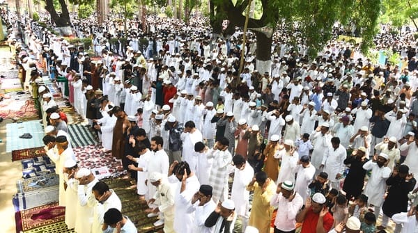 Thousands of hands rose in prayer for peace and tranquility in the country.