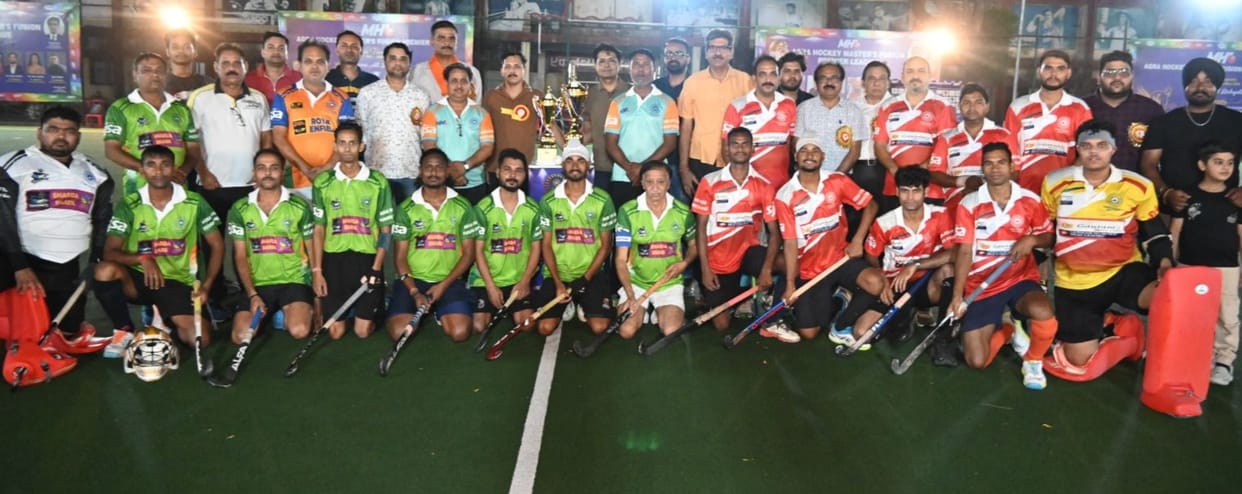 Hockey thrills amidst rain and penalty shoot-outs, two teams reach the final