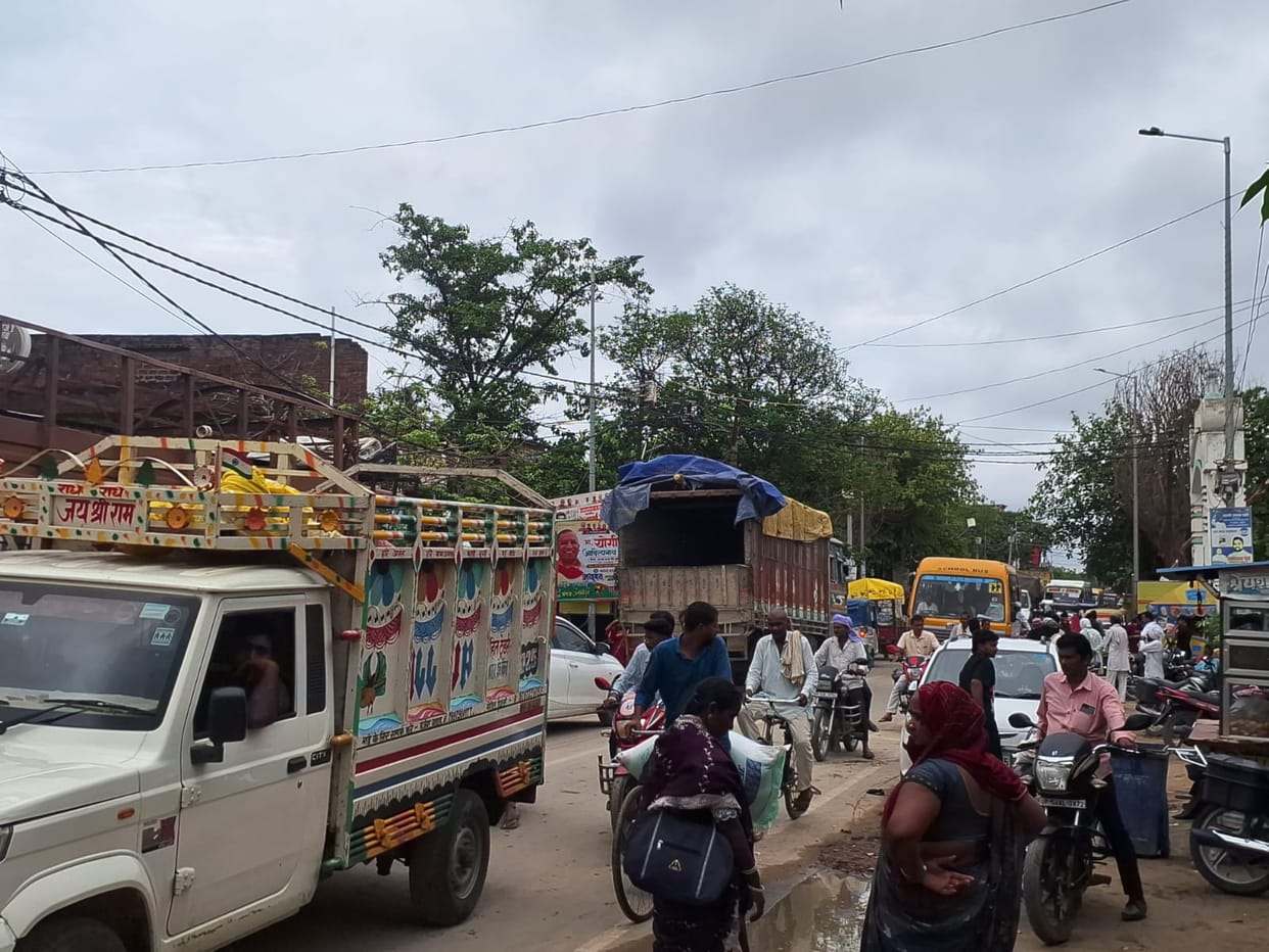Traffic system collapsed as soon as Chief Minister left, people stuck in jam