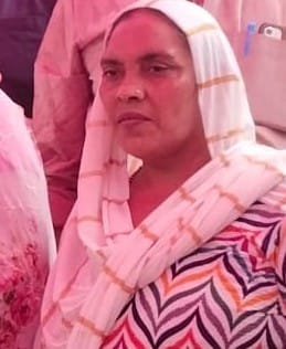 Previously, she worked in MNREGA, and now she is involved in animal husbandry through a group.