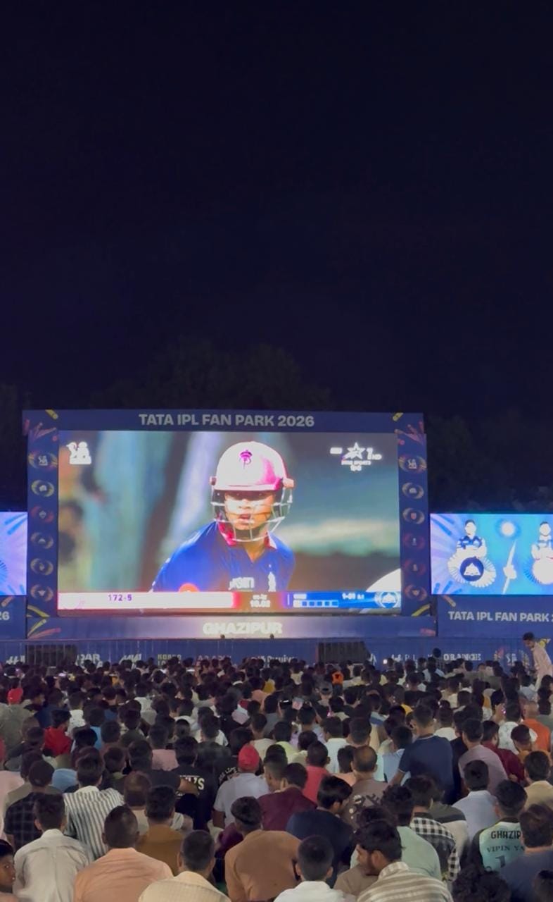 Cricket enthusiasts enjoyed the match at the IPL Fan Park