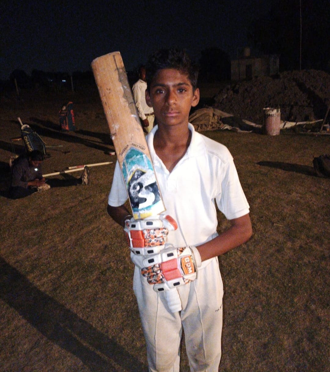 Fours and sixes rained down on the Tajganj ground, PK Blue emerged victorious, Priyank's aggressive batting failed to yield results, and Priyanshu Lodhi was named Player of the Match.
