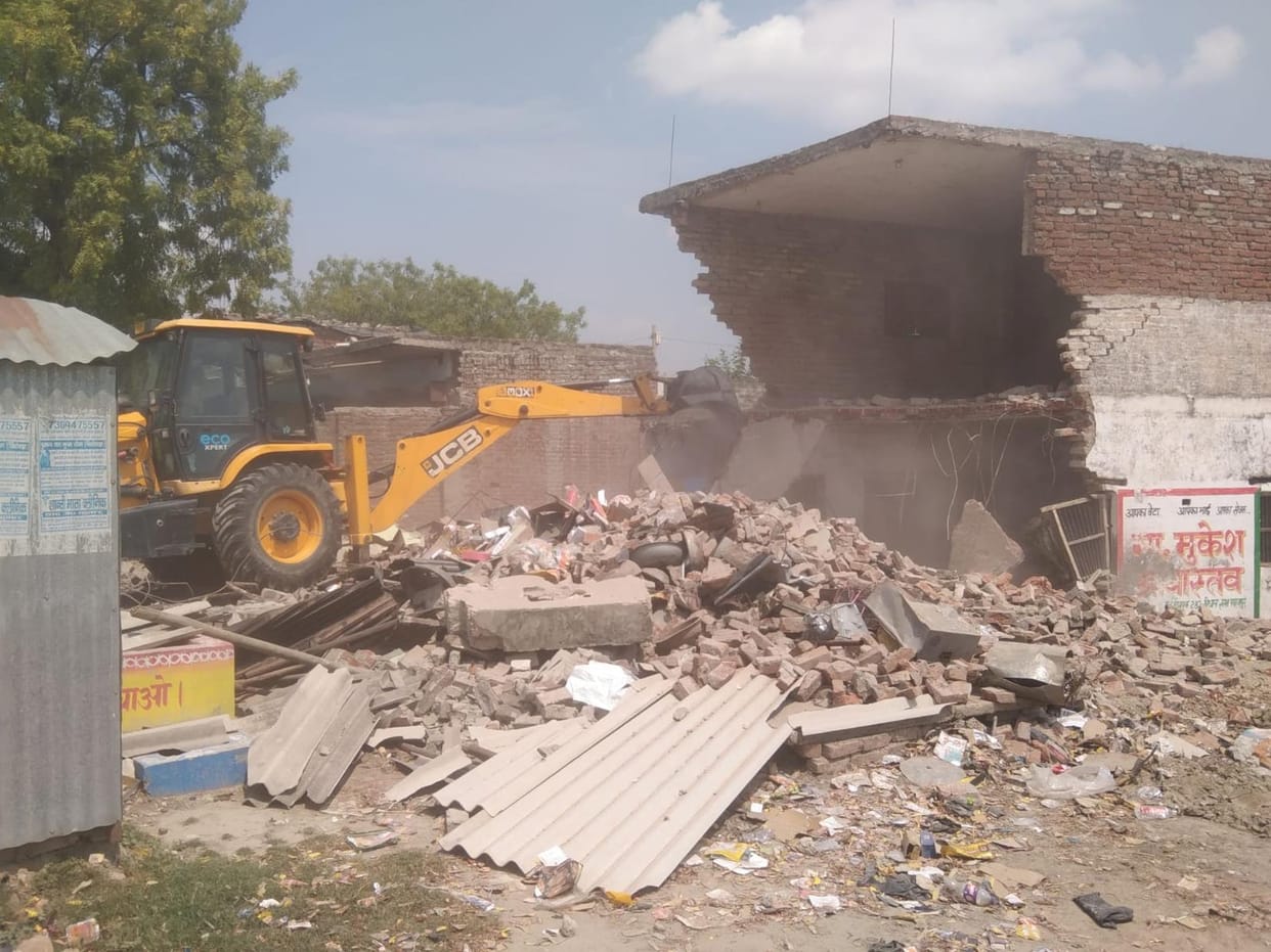 Shops and madrasa built on government land in Ghisiuna demolished