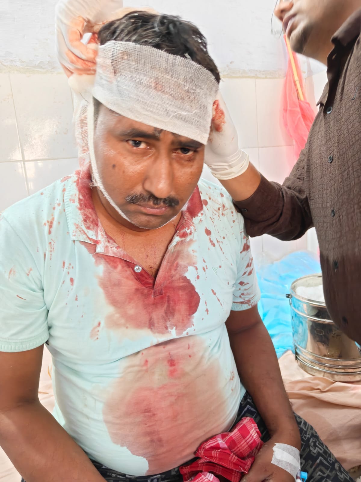 Bloody clash between two parties over land, eight injured