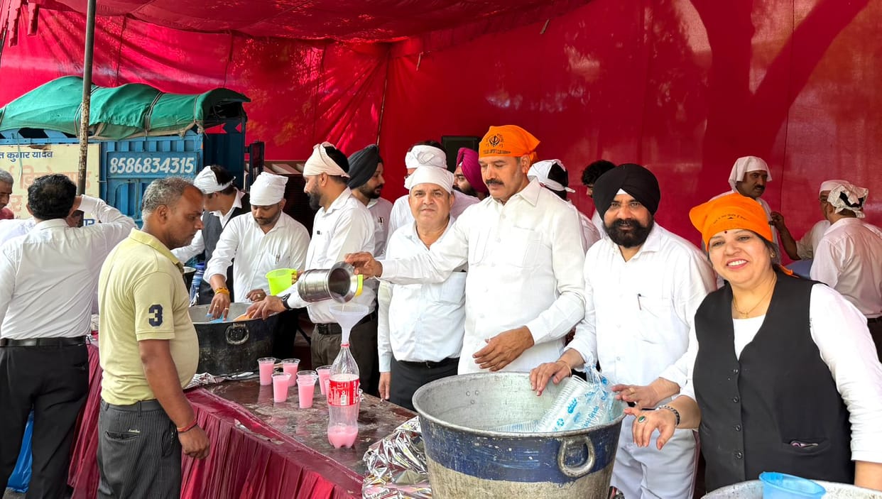 Cold water was given to drink by setting up a Chhabil