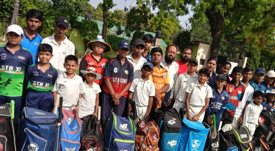 Teams leave for seven taal cricket tournament