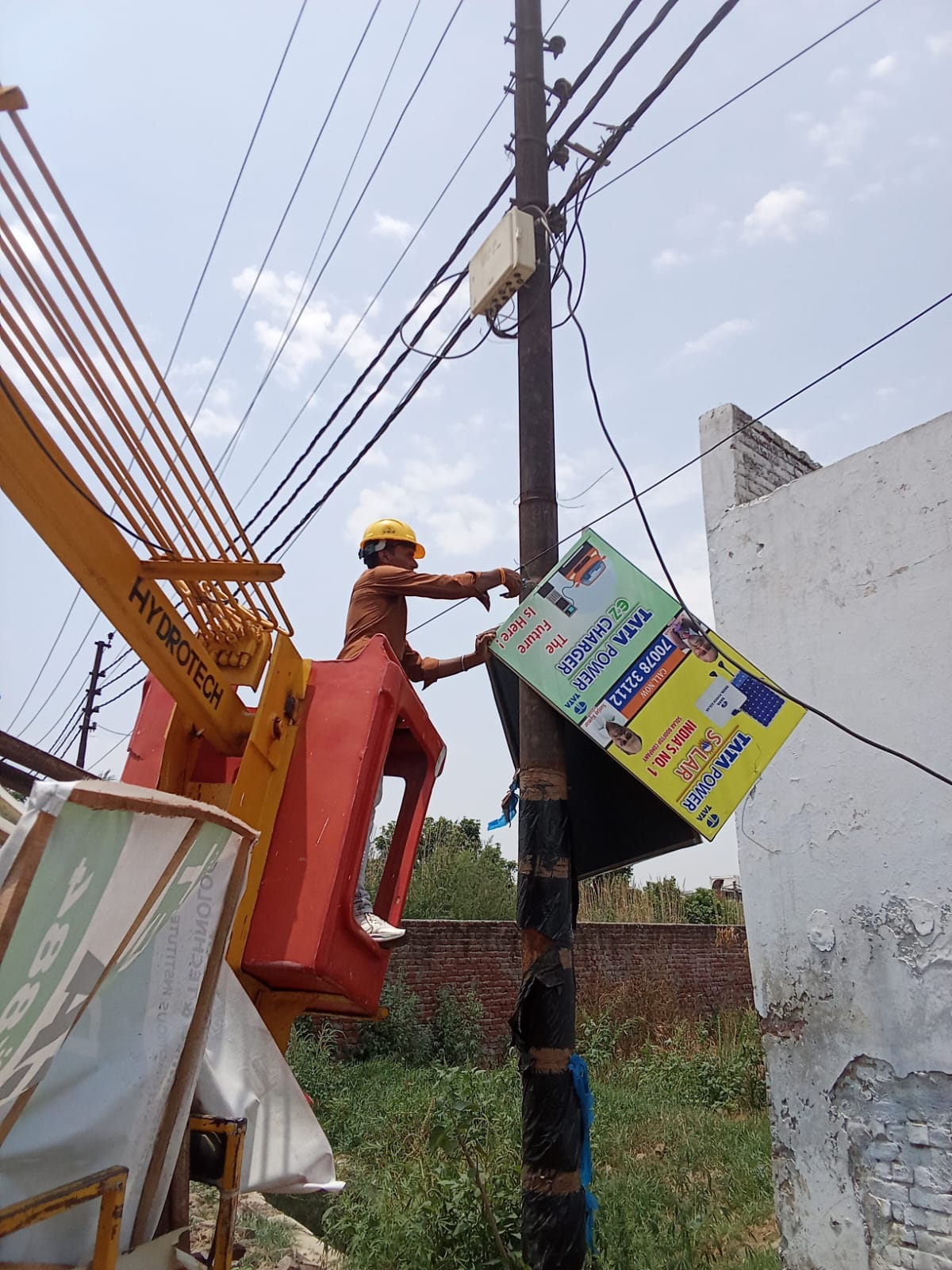 The municipality removed illegal hoardings from poles in the city.