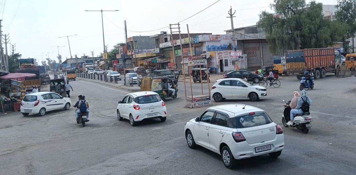 Demand for Installation of Traffic Lights at Kabir Chowk