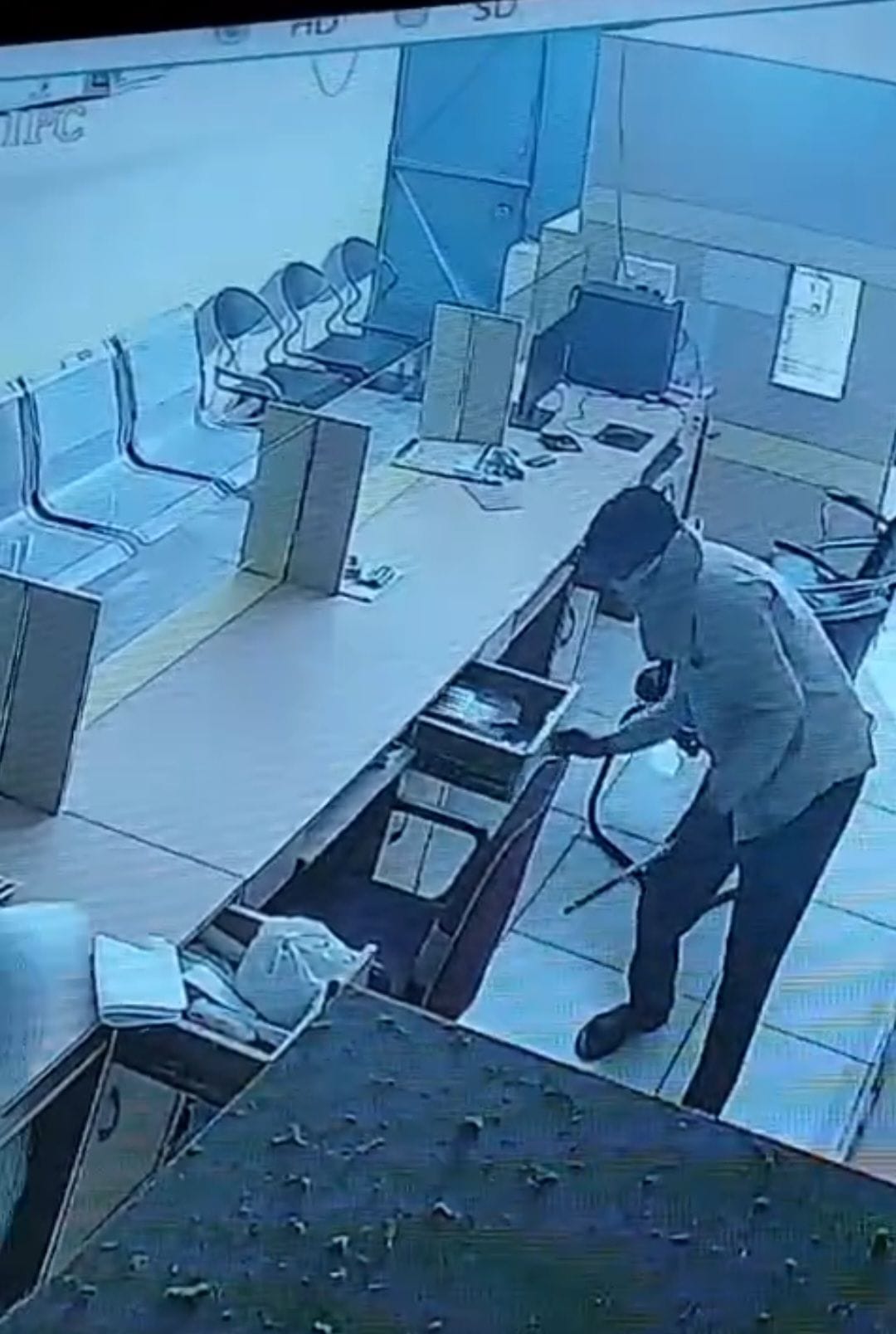 Cooperative Bank Burglarized; Batteries and Inverters Stolen