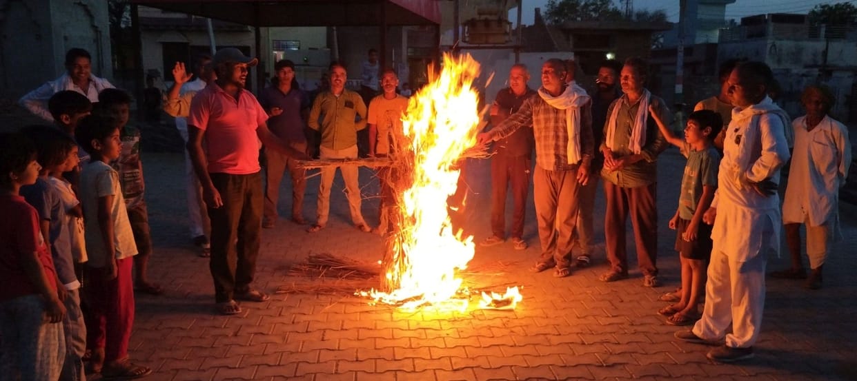 Workers Burned the CM's Effigy