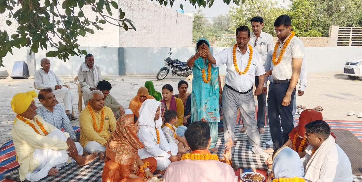 A monthly Havan and Satsang was held at the Brahmin Dharamshala in Uchana.