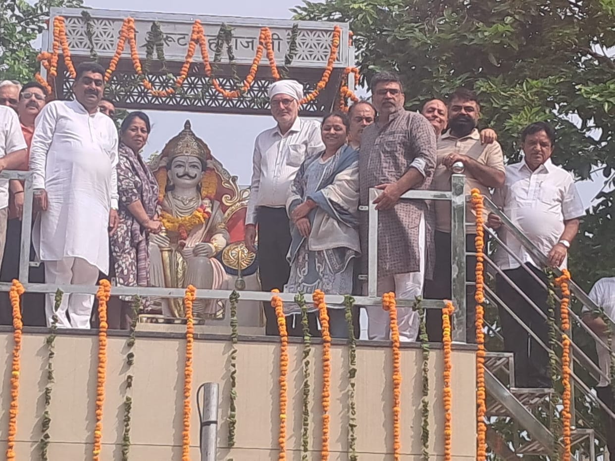 Paying tribute to Maharaj Arut on his birth anniversary