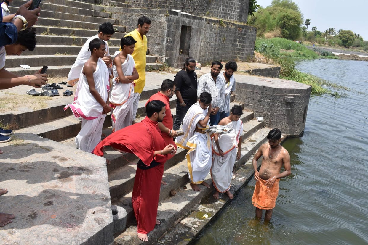 Ujjain: Youth Changes Name from Salman Khan to Shantanu, Embraces Sanatan Dharma Through Vedic Rituals