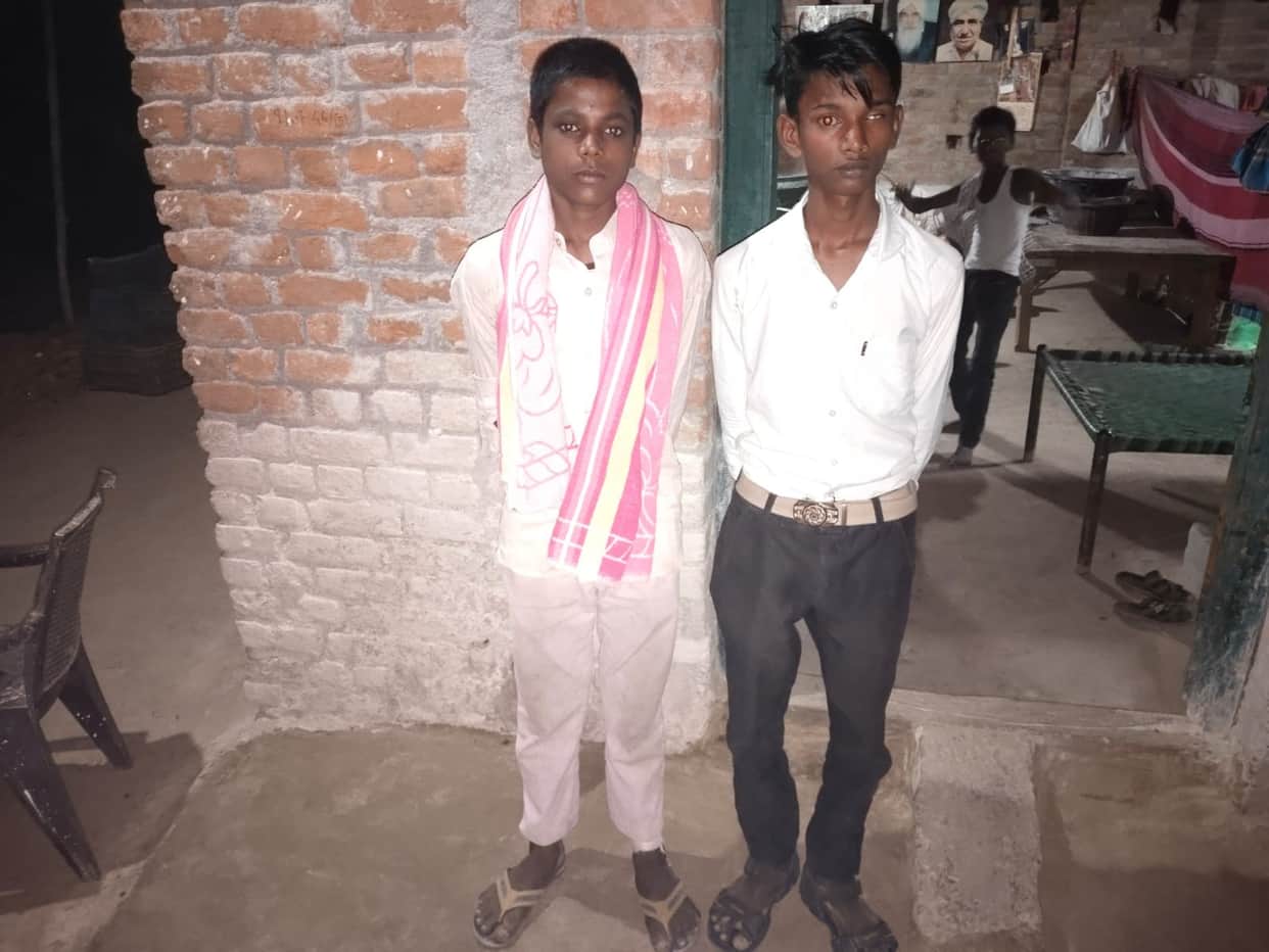 Two teenagers kidnapped, escaped from the jungle and reached Jhansi