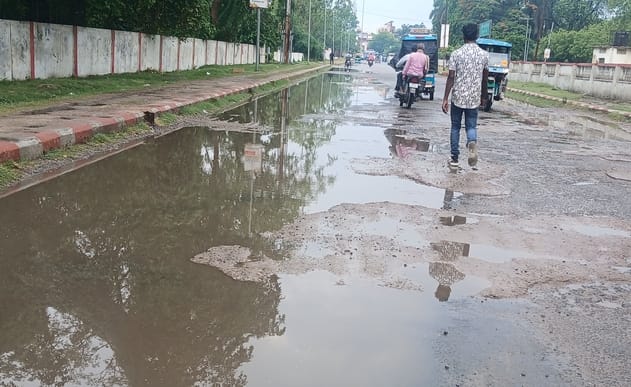Rain gave relief, power crisis increased the problem