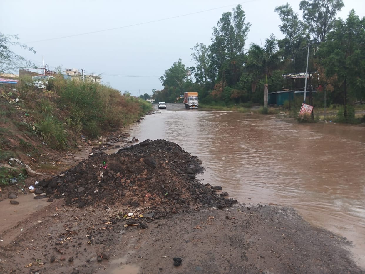 Rain turns BBN roads into ponds, vehicles stranded for hours