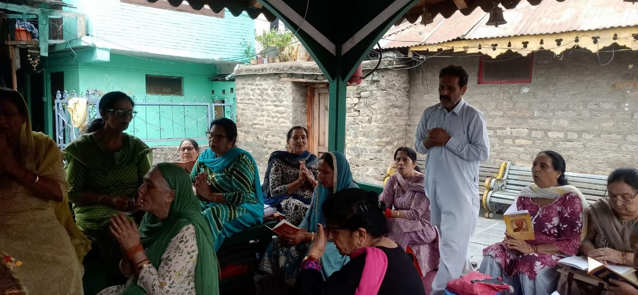 Bhajan-Kirtan was performed in Harirai Temple