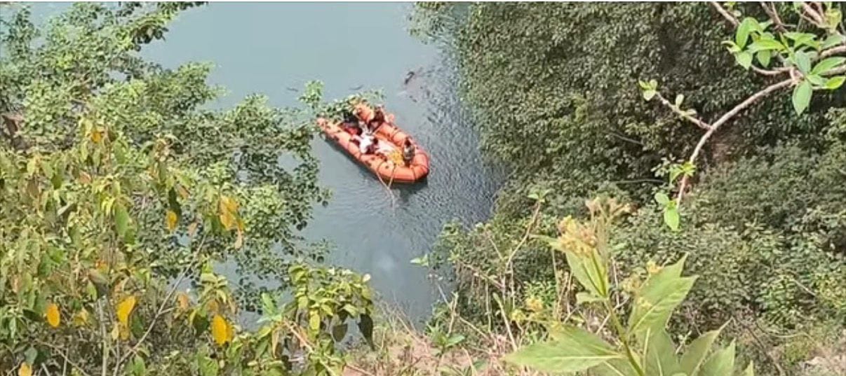Divers spotted the vehicle, but found no sign of the driver.