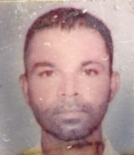 The body of a youth addicted to alcohol was found hanging.