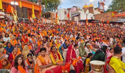 Unnao News: बक्सर तट हुई भव्य आरती, हर हर गंगे के जय घोष से गूंजा घाट unnao news