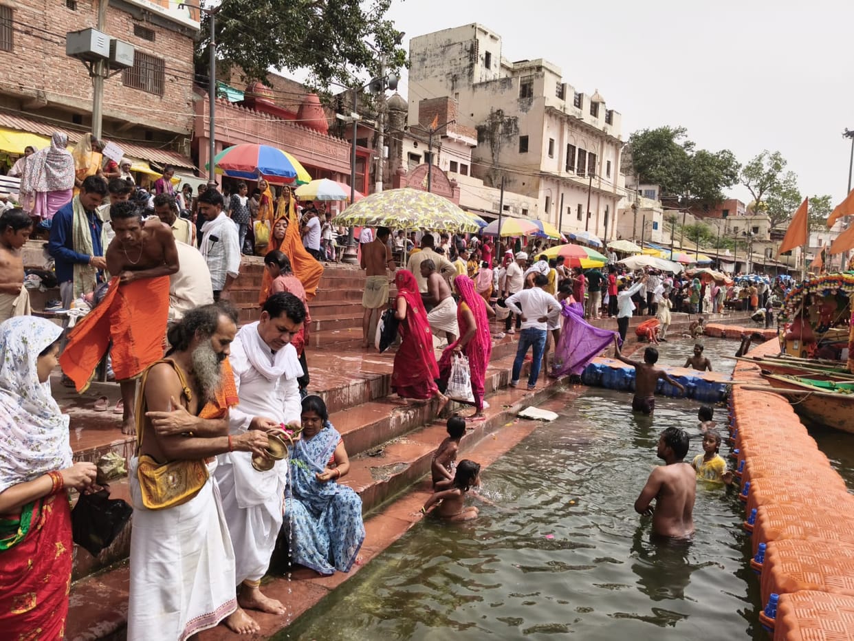 Faith surged on the full moon day, people took a dip in the Mandakini.