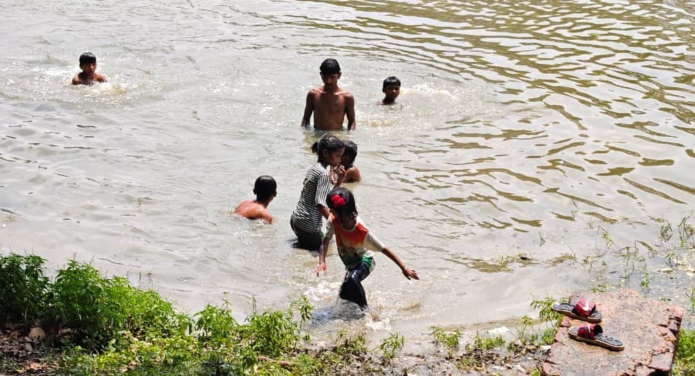 After the rain, the mercury rose by two degrees due to bright sunshine, orange alert till June 1