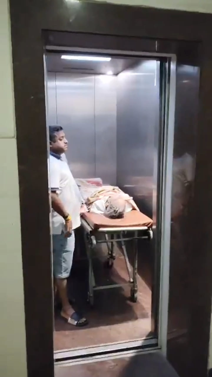 Family waits in lift for 15 minutes with sick elderly man