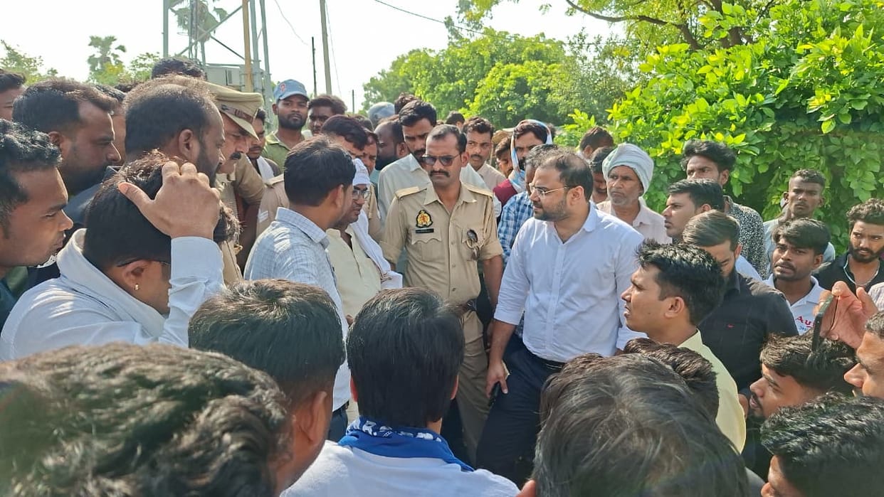 The team returned with JCB after villagers protested, did not demolish the pillar built on Pokhri