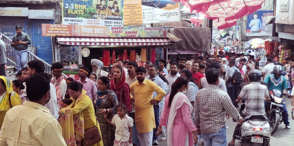 Faith surged in Mata Chintpurni Darbar, 19 thousand devotees offered obeisance