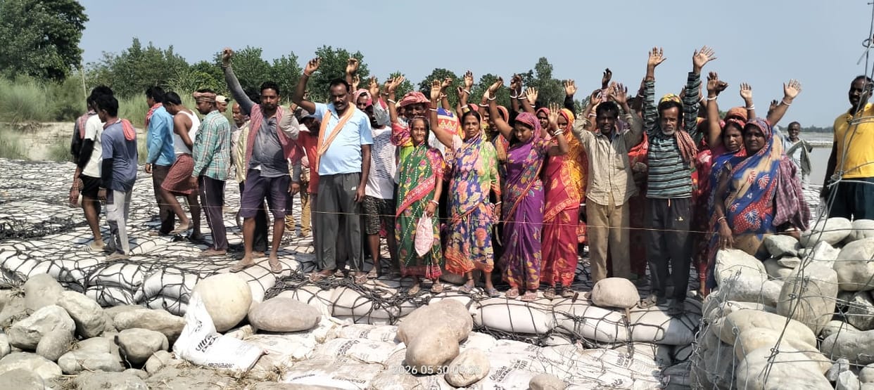 Protests were held over negligence in flood control work, work was stopped