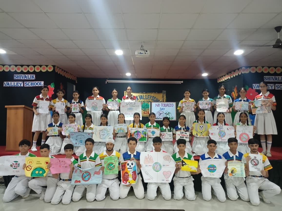 Students pledge to lead a tobacco-free life