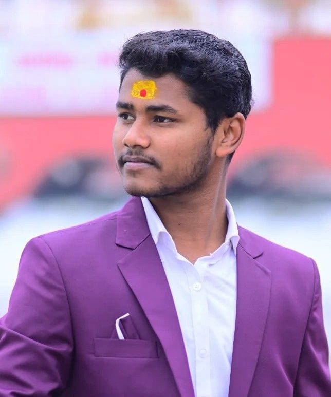 Student dies after falling from train; father suffers heart attack upon hearing the news