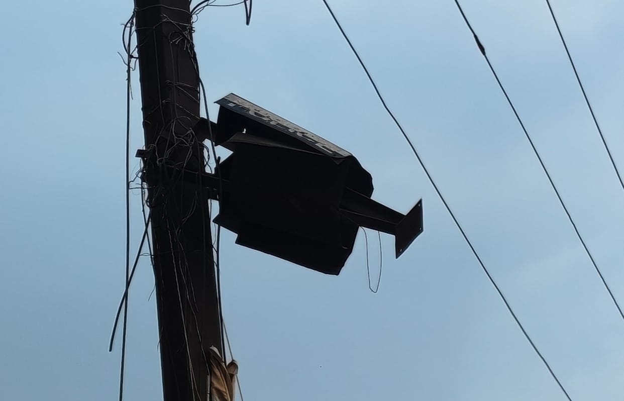 Electronic surveillance of city intersections and intersections stopped