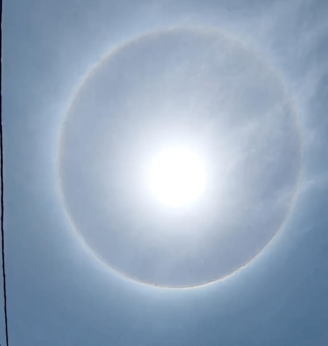 Rare Sun Halo Dazzles Badnagar Sky During Nautapa, Sun Wears Rainbow Ring