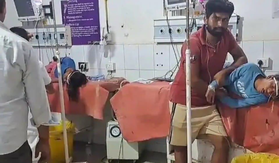 सदर अस्पताल में इलाजरत बच्चियां