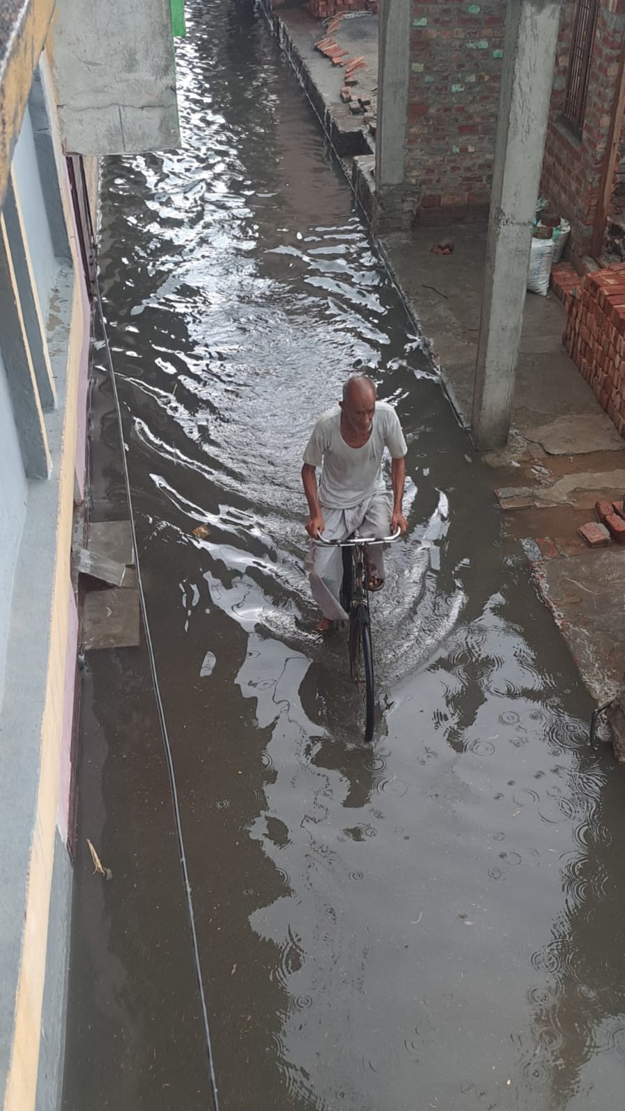 Rain follows dust storm; hailstones fall in Amampur.