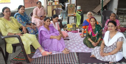 Protest in central market by ladies