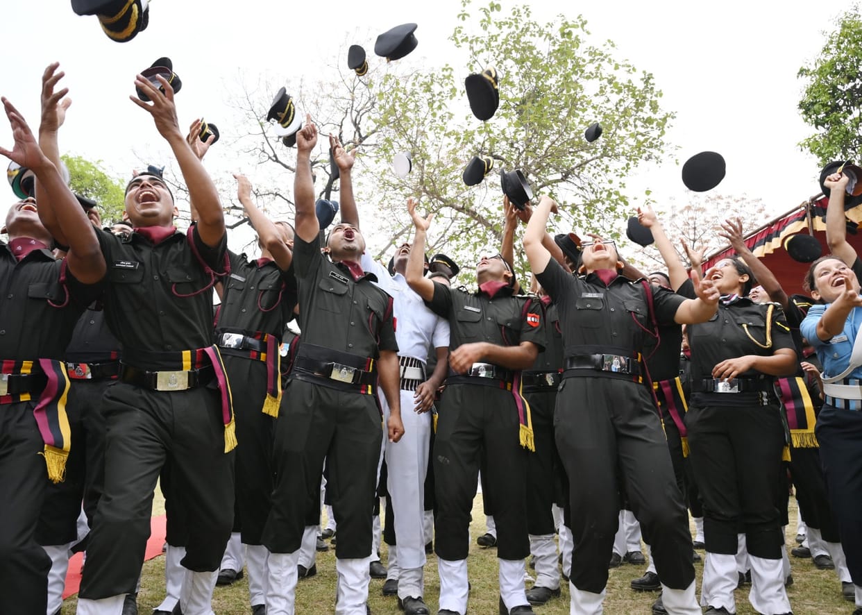 Training completed, 125 officers join the army