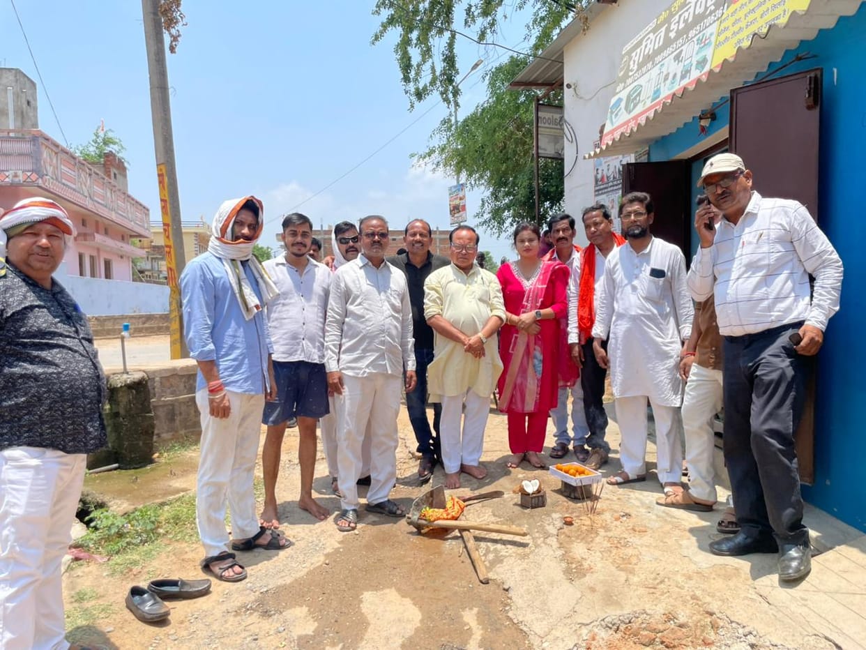 The Chairman performed the groundbreaking ceremony for the construction of CC roads and covered drains in two wards.