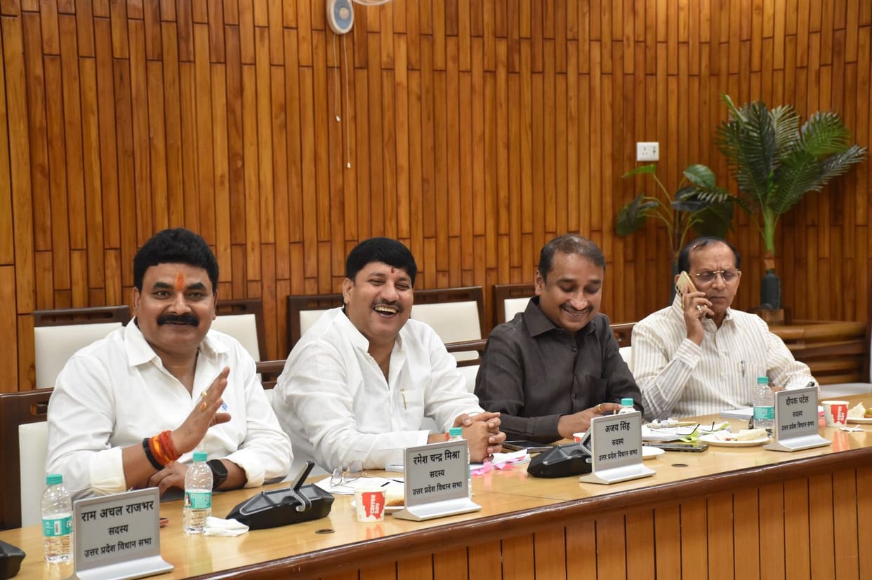 BJP MLA raised the demand for construction of 13 dilapidated roads