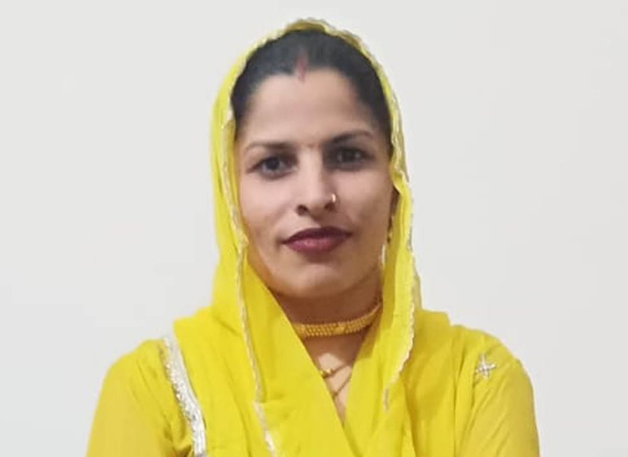 Following Ratni's suspension, Kavita became the Acting Sarpanch.