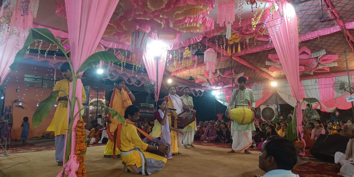 Voices of devotion echoed in the unbroken Mahanam Yajna Sankirtan, the devotees were overwhelmed