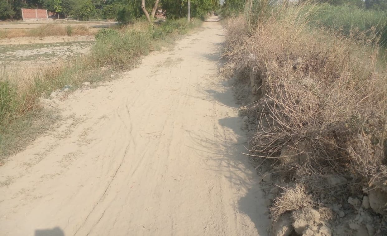 More than 200 potholes in a single kilometer of the road from Alipur to Moradabad Puliya.