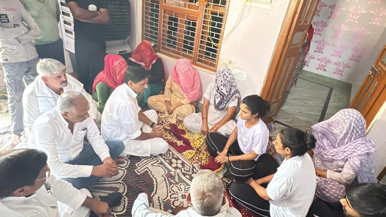 Deepender Hooda paid tribute to martyr Dayakishan