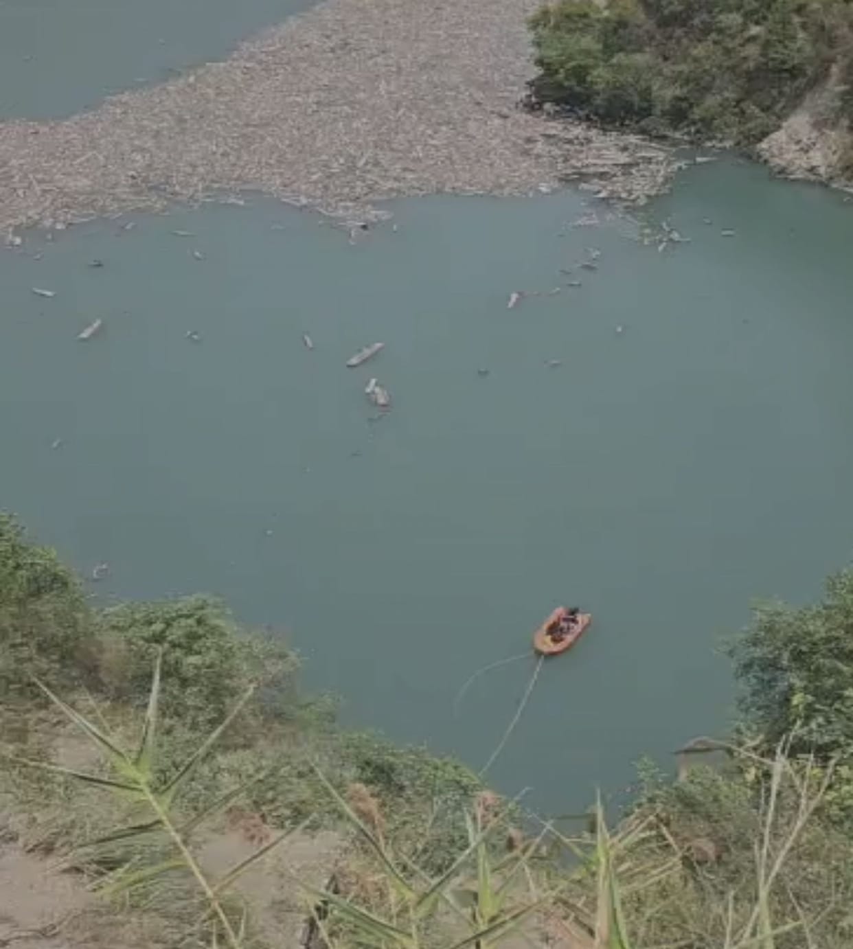 The search operation continued on the second day as well, but no trace of Taufiq was found.