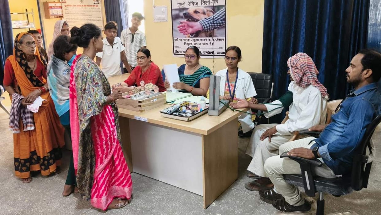 310 people underwent health check-ups and were provided with medicines at the Chief Minister's Jan Arogya Mela.