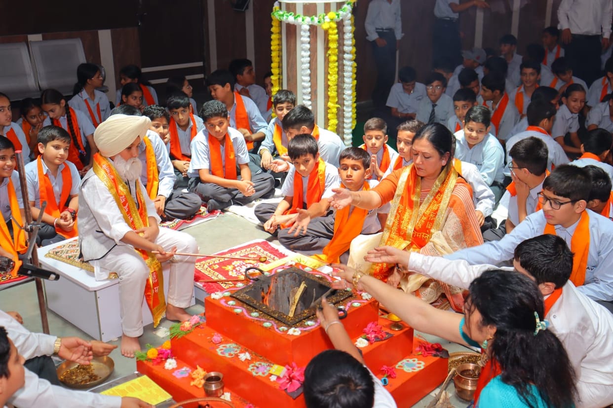 Students were given information about the life and ideals of Mahatma Hansraj.