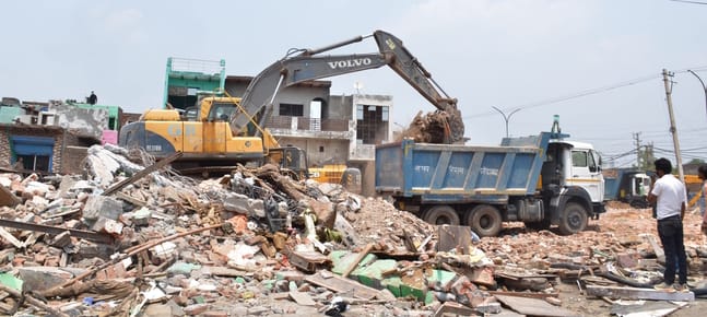 20 houses demolished in Nehru Colony for the second day