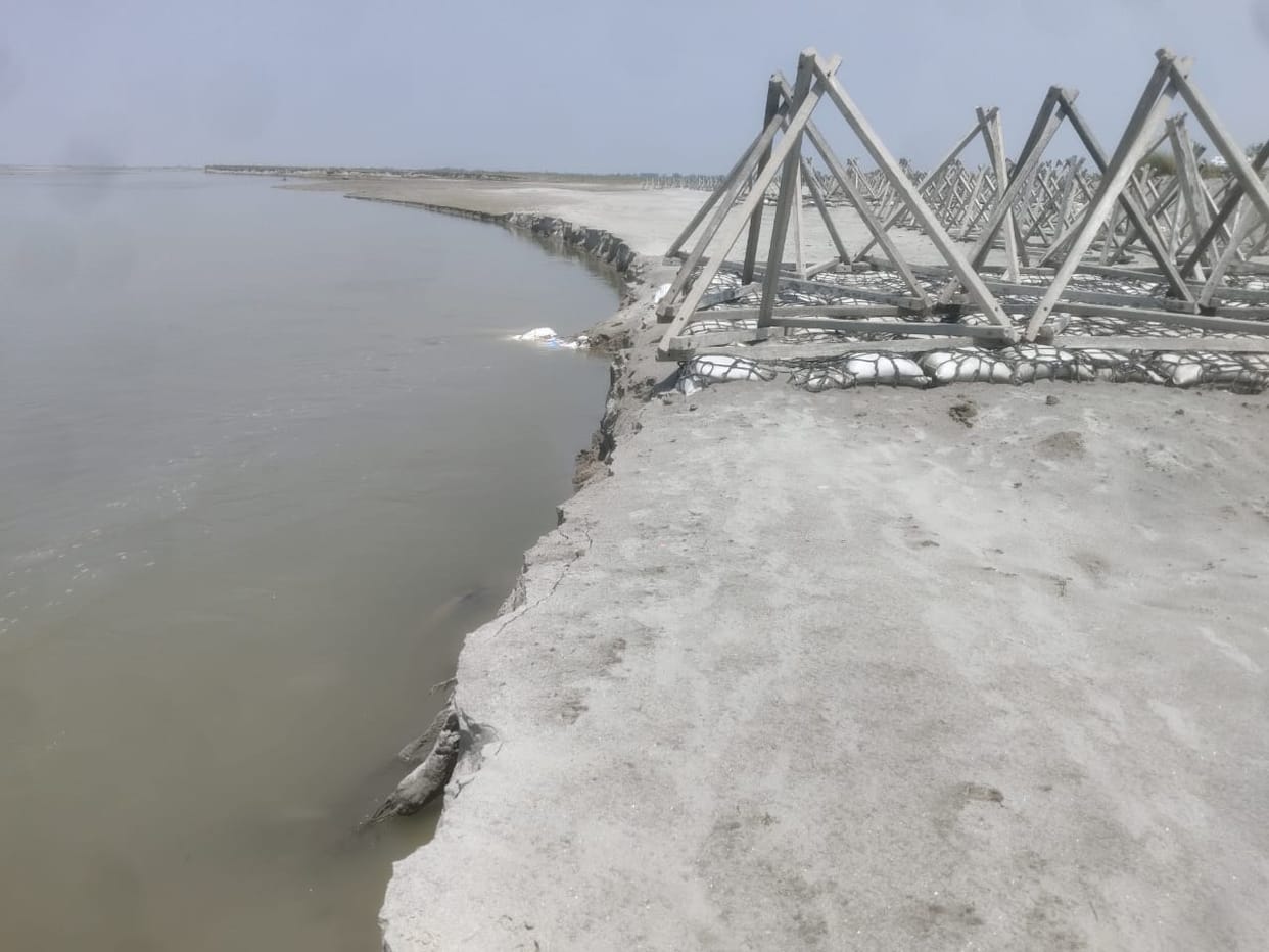 Ganga river erosion intensifies near the under-construction dam, village in danger