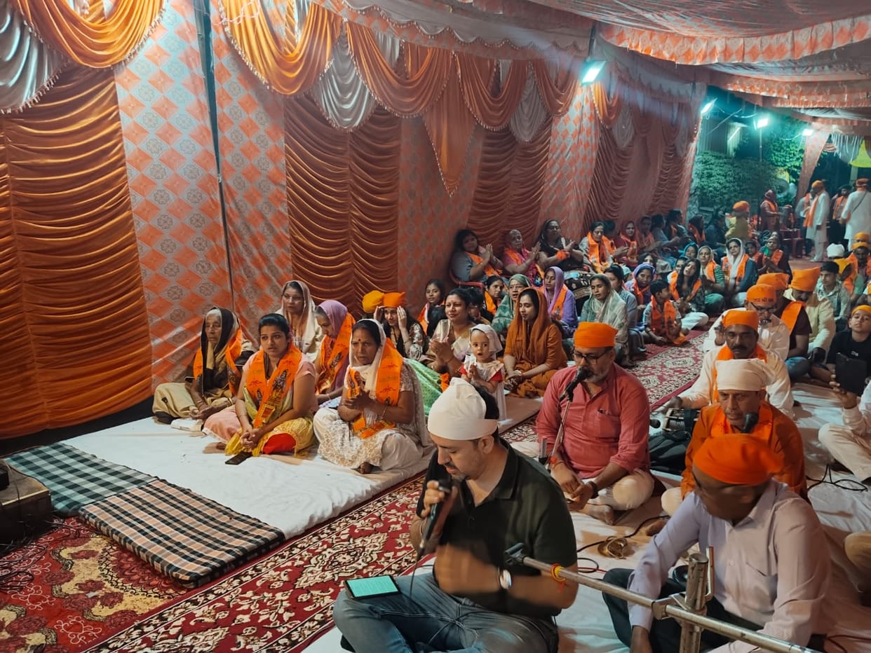 Devotees were moved after hearing the story of Ahalya's rescue.